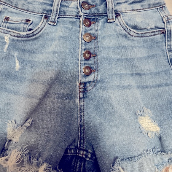True Craft Multi Button Light Distressed Denim Blue Jean Shorts Women’s size 3 - Picture 3 of 9